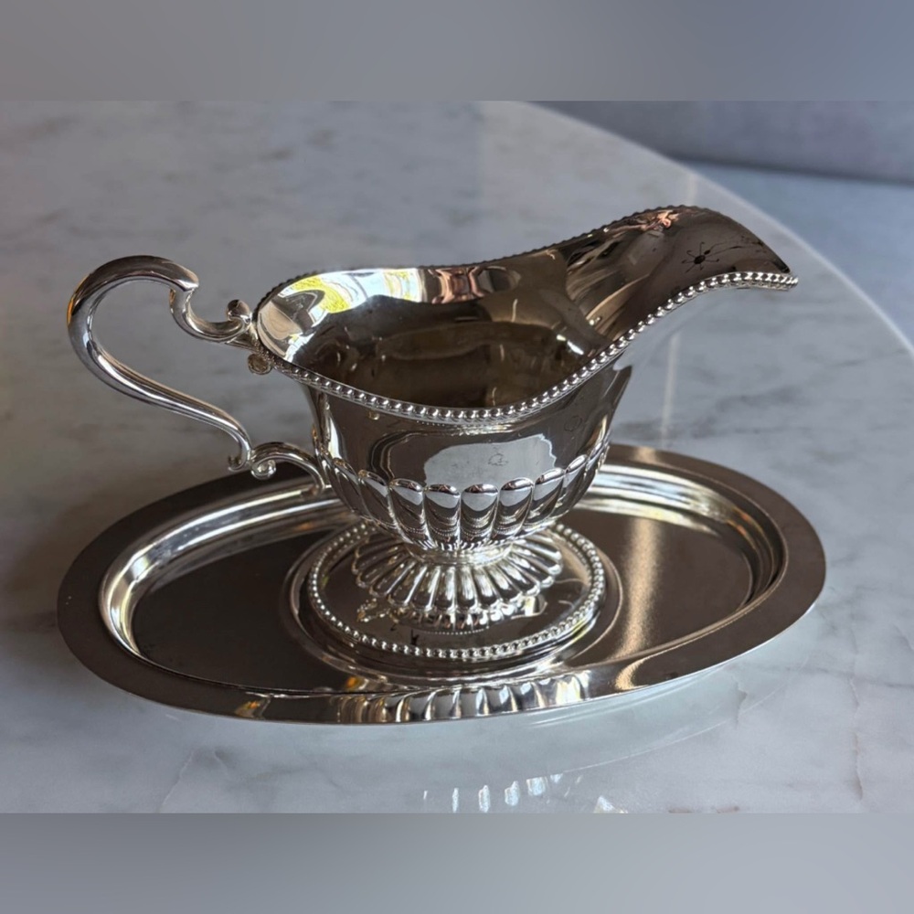 Elegant Silver Gravy Boat with Tray